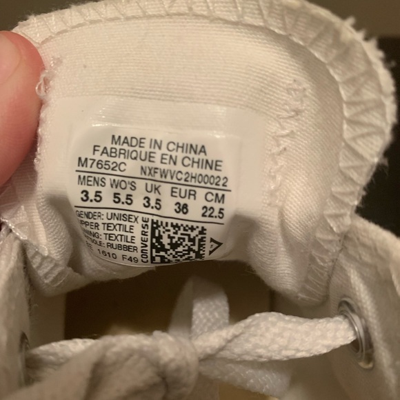 White converse🤍 - Picture 2 of 2